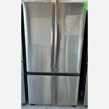 Samsung 32 pies cúbicos. Refrigerador de puertas francesas de 3 puertas con mega capacidad y máquina de hielo automática doble en acero inoxidable